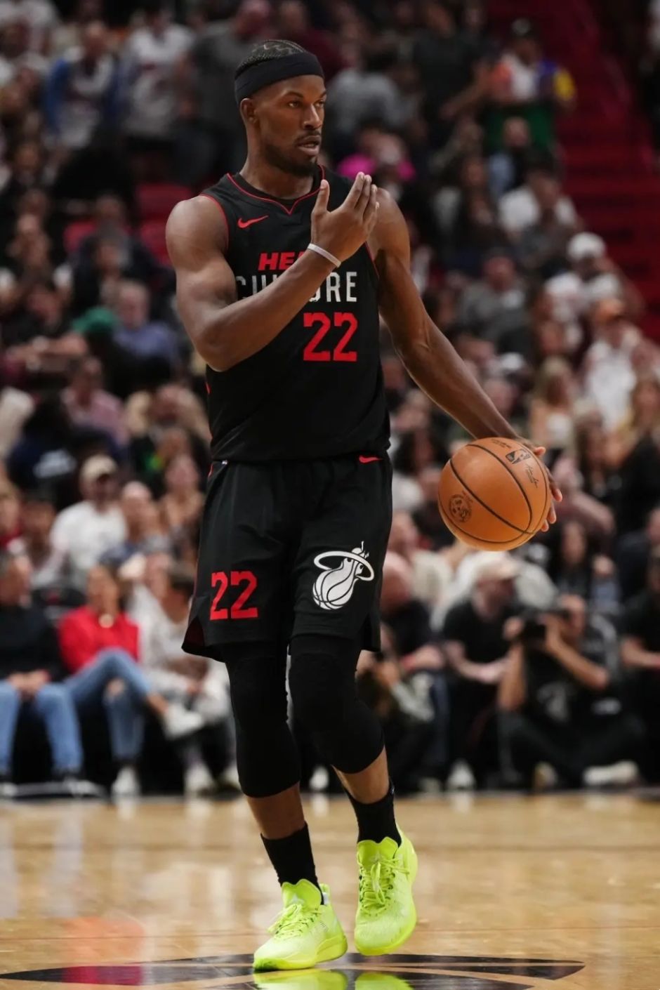 威金斯官方公布新规，关键时刻神级表现引发争议，热火球迷热议！