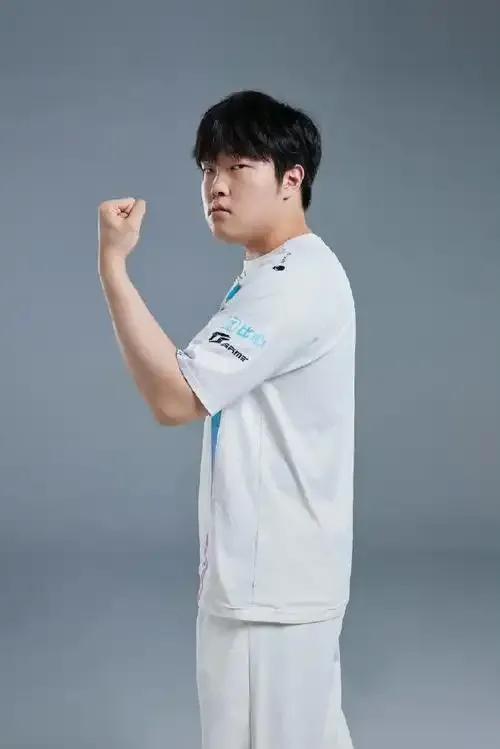 C9前途光明!,Rookie新星持续失利表现突出上演精彩一战 C9前途光明!,Rookie新星持续失利表现突出上演精彩一战