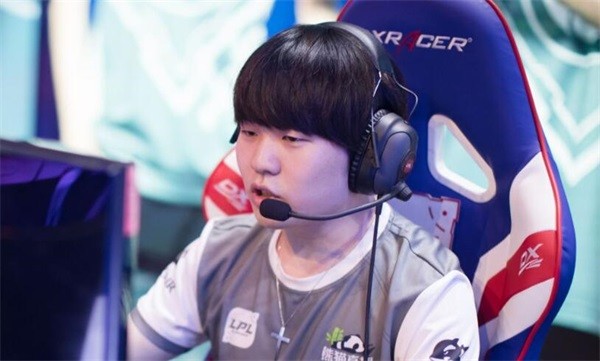 C9前途光明!,Rookie新星持续失利表现突出上演精彩一战 C9前途光明!,Rookie新星持续失利表现突出上演精彩一战